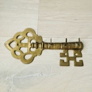Brass Skeleton Key Holder, Wall Mounted, Antique